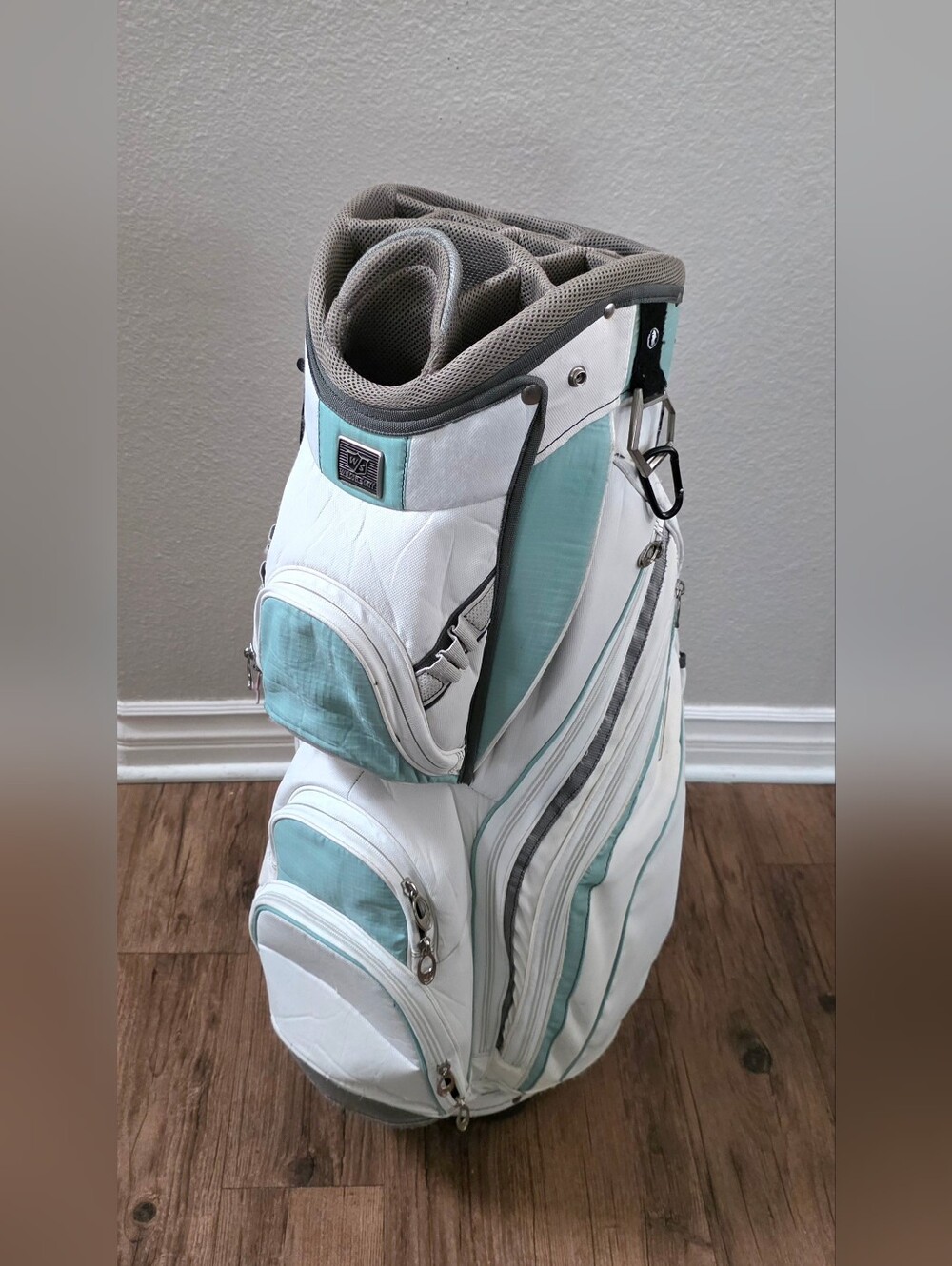 Wilson Staff Golf Women's Cart Bag 14 way top, styled in a distinct white Mint
